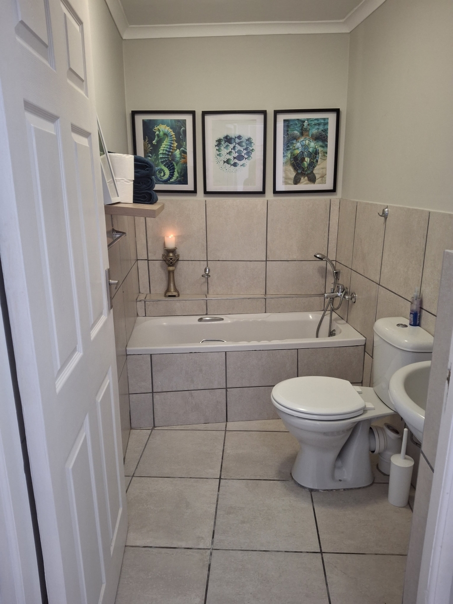 To Let 2 Bedroom Property for Rent in Island View Western Cape